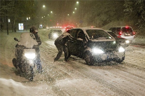 Autópálya-matrica: duplájára nőtt a büntetés Svájcban