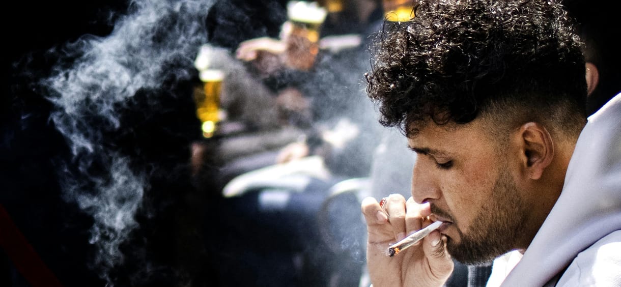 Sem az egyre népszerűbb e-cigaretta, sem a tiltás nem biztos recept a dohányzás káros hatásaival szemben