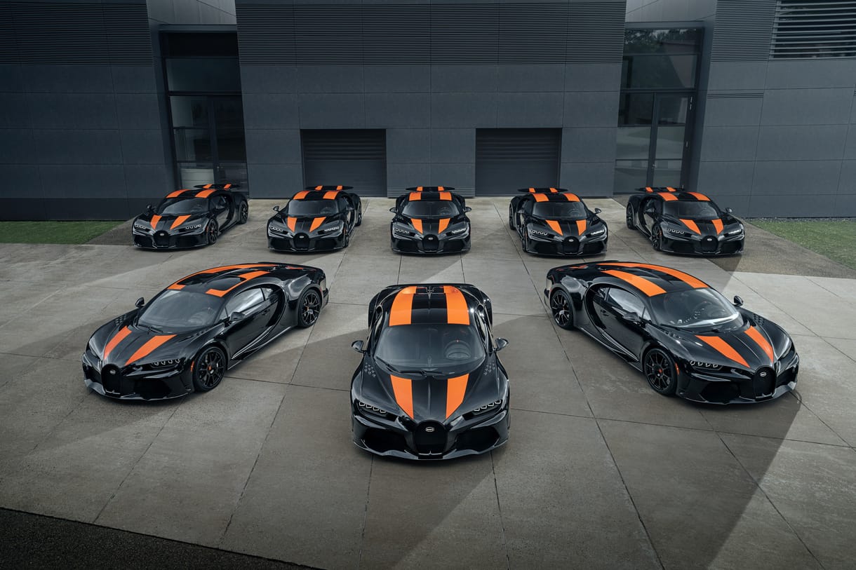 Tömény lóerő: Összeállt egy képre nyolc darab Bugatti Chiron Super Sport 300+
