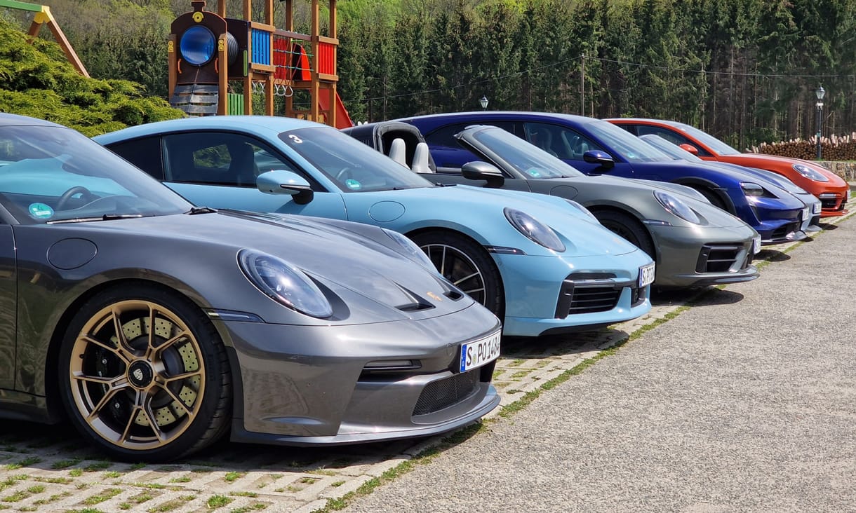Száguldás, Porsche, szerelem: a Dunakanyarban vallattunk 3 izgalmas sportkocsit