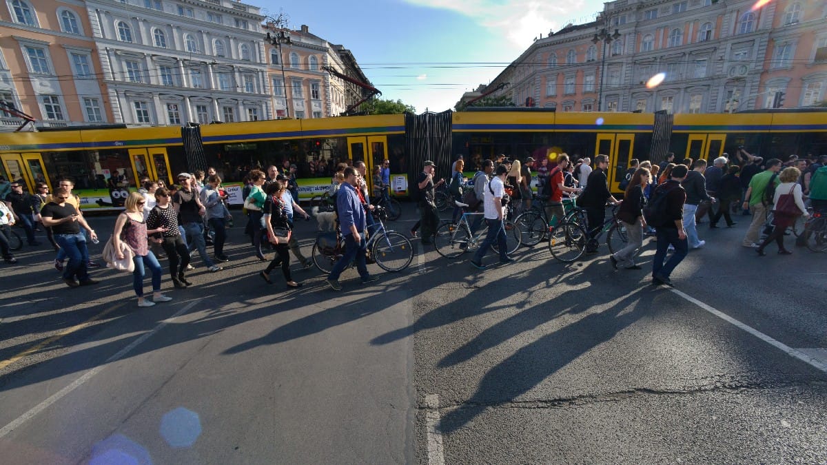 Külföldről is bírálják az Origo főszerkesztőjének leváltását és a reklámadót