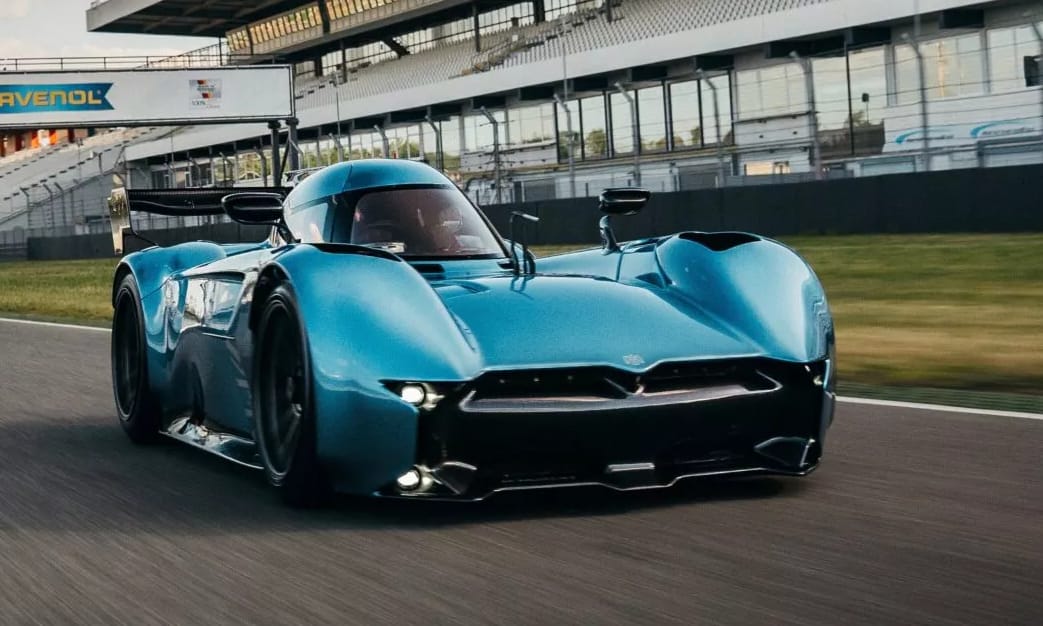 Parányi és szuperkönnyű autó alázta meg az F1 technikás Mercedes-AMG One-t