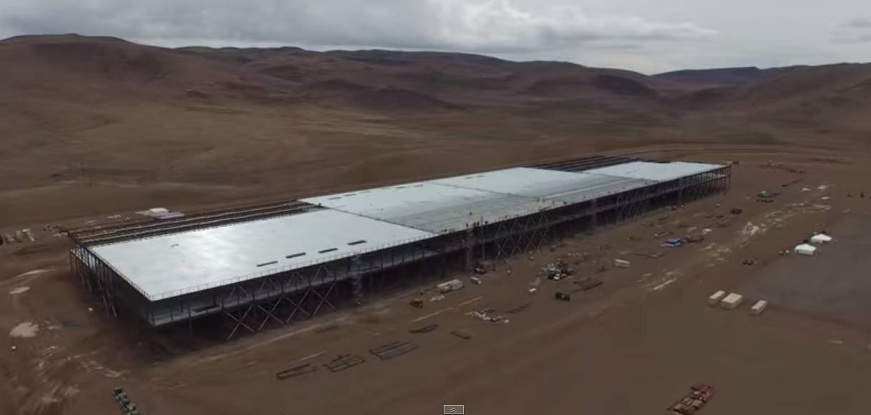 Videó: Gigantikus akkugyárat épít a Tesla Nevadában