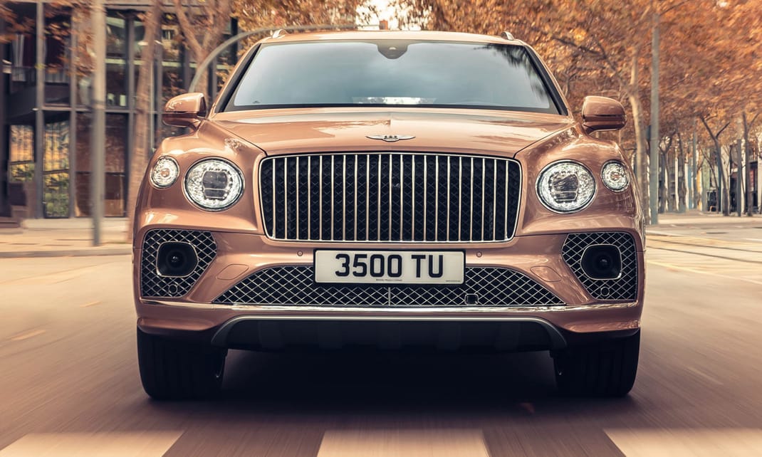 Az óceán mélyére kerültek a méregdrága Bentley-k, egy év után kárpótolták a tulajdonosokat