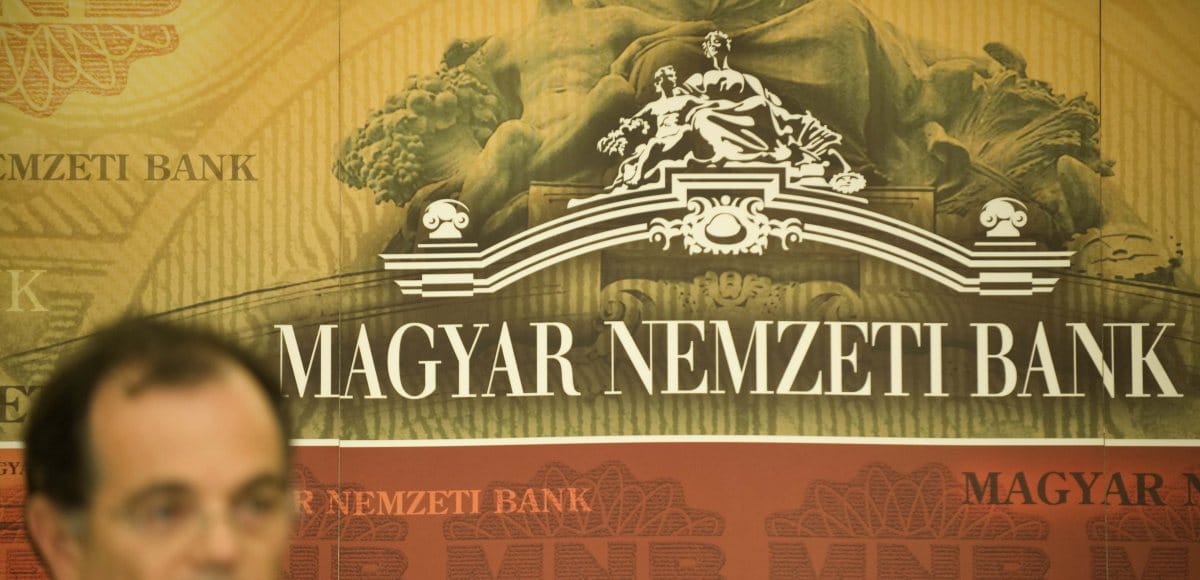 Londoni elemzők: valószínűbb az MNB-kamatemelés, mint a kamatcsökkentés