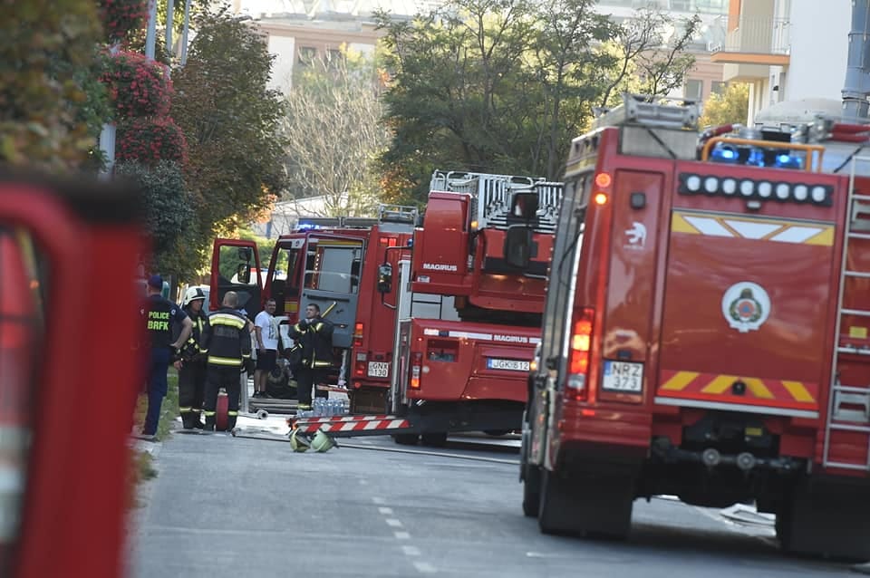 Beszakadt az út egy kamion alatt Kőbányán