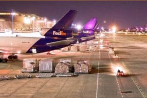 Kína nem hiszi, hogy tévedésből vitte rossz helyre a Huawei csomagjait a FedEx