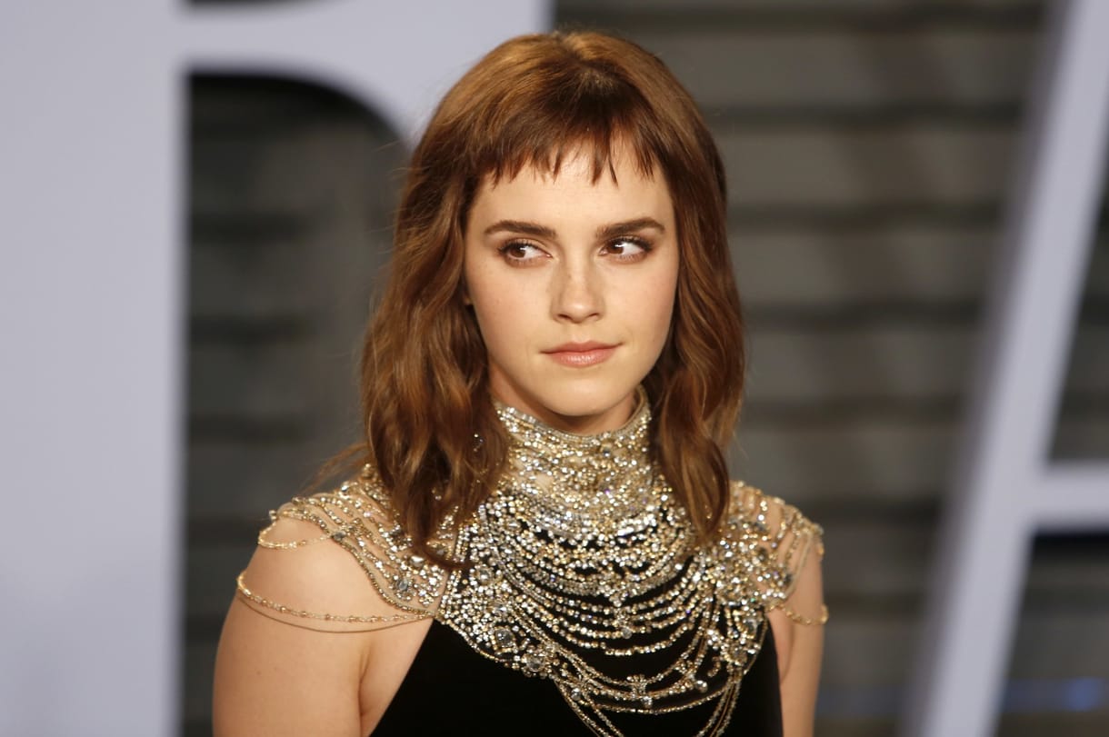 Emma Watson ruhája úgy néz ki, mintha csak a varázslat tartaná a testén