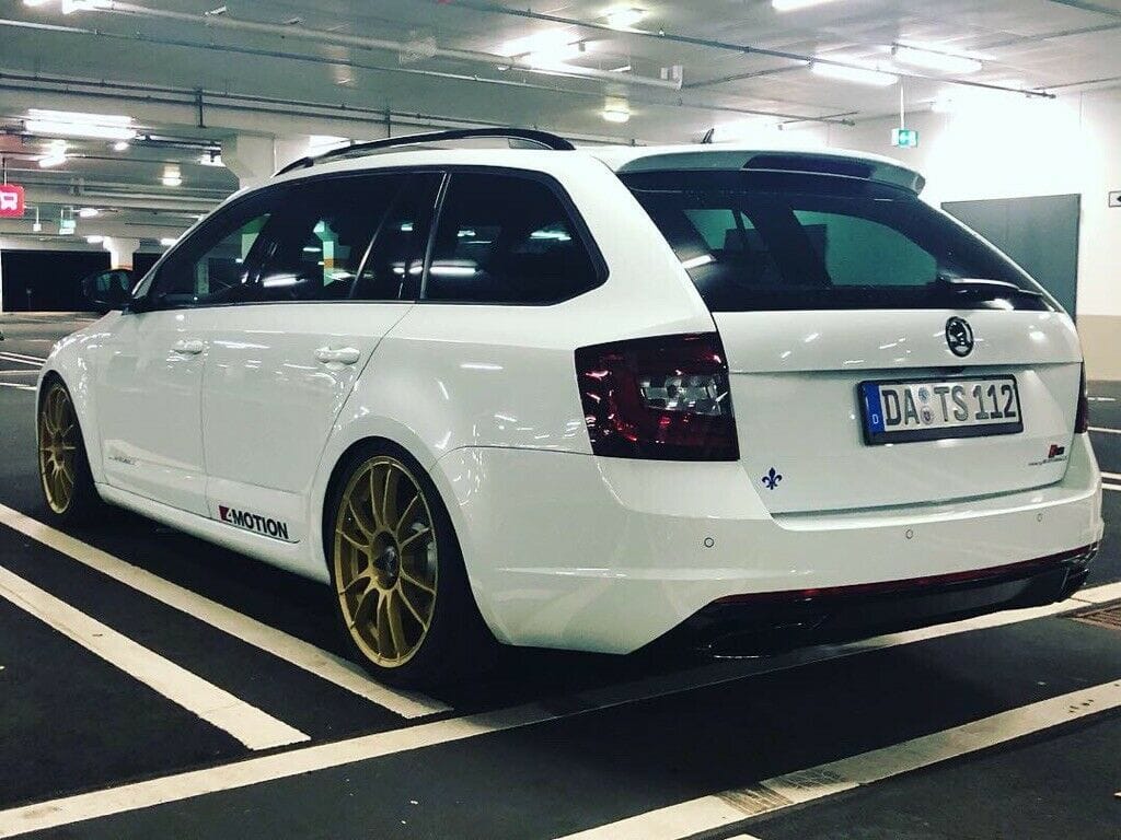 Eladó ez az 530 lóerős Skoda Octavia kombi
