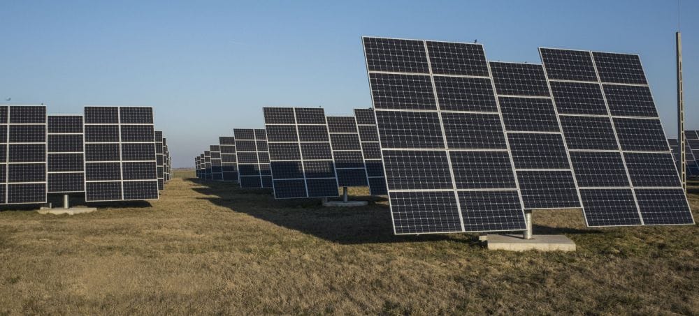 Mindennél gyorsabb ütemben terjed a szél- és napenergia, de nem szabadulunk elég gyorsan a széntől, sőt