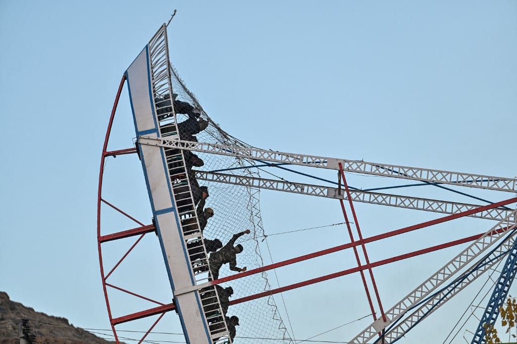 Többé nem mehetnek fegyverrel vidámparkba a tálib harcosok
