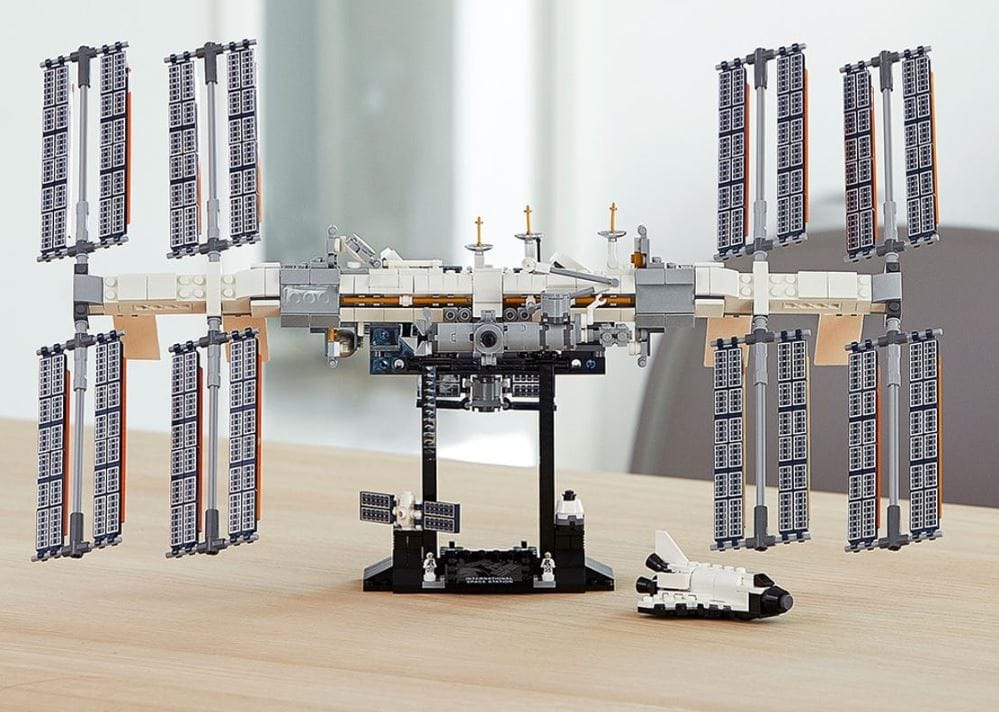 Stílusosan mutatta be új készletét a Lego: felküldték az űrbe