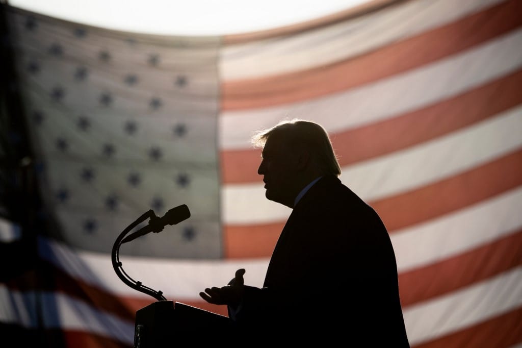 Trump hajthatatlan, semmit nem ismer el