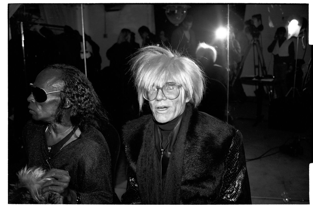 A szentimentális Warhol. A művészt bemutatja a Netflix, nagy műveit csak illusztrációként