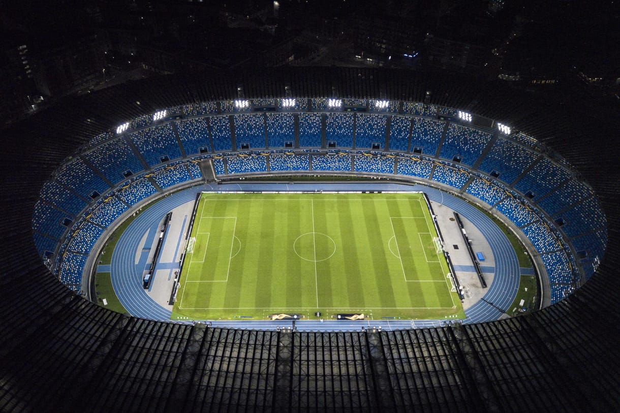 Átneveznék a nápolyi stadiont Maradona emlékére