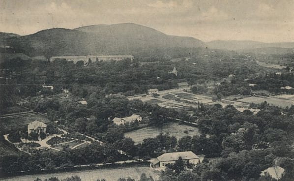 Fotó 1900-ból a bezárt Lipótról