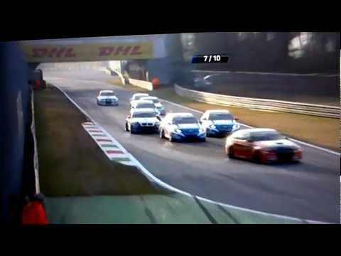 Galambbal ütközött Michelisz Monzában