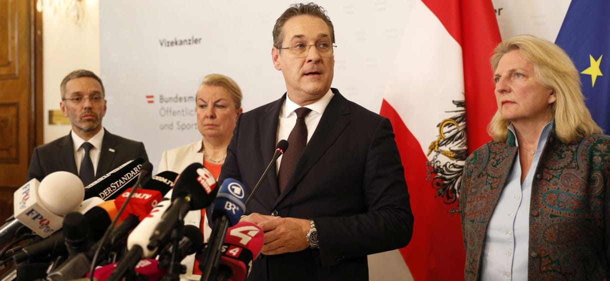 Elindul az osztrák választáson a megbukott Strache felesége