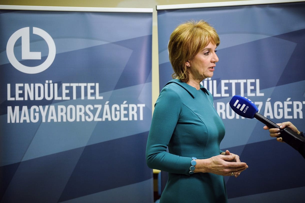 Egy zuglói fideszes képviselő is aláírt Lévai Katalinnak