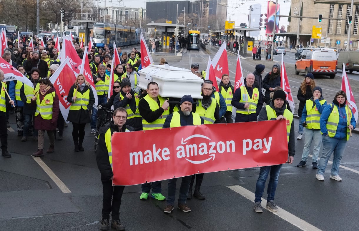Sztrájkkal ünnepelték az Amazon dolgozói a Black Fridayt