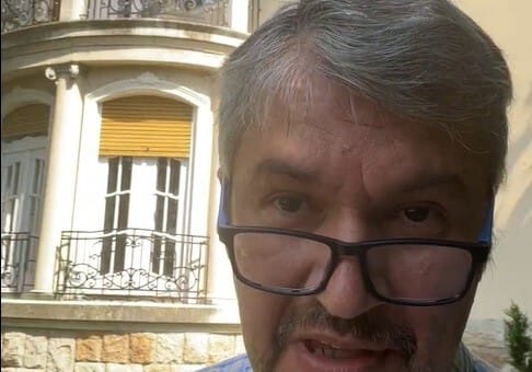 Elment a Szuverenitásvédelmi Hivatal épületéhez Hadházy Ákos, és pont azt kapta, amire mindenki számíthatott