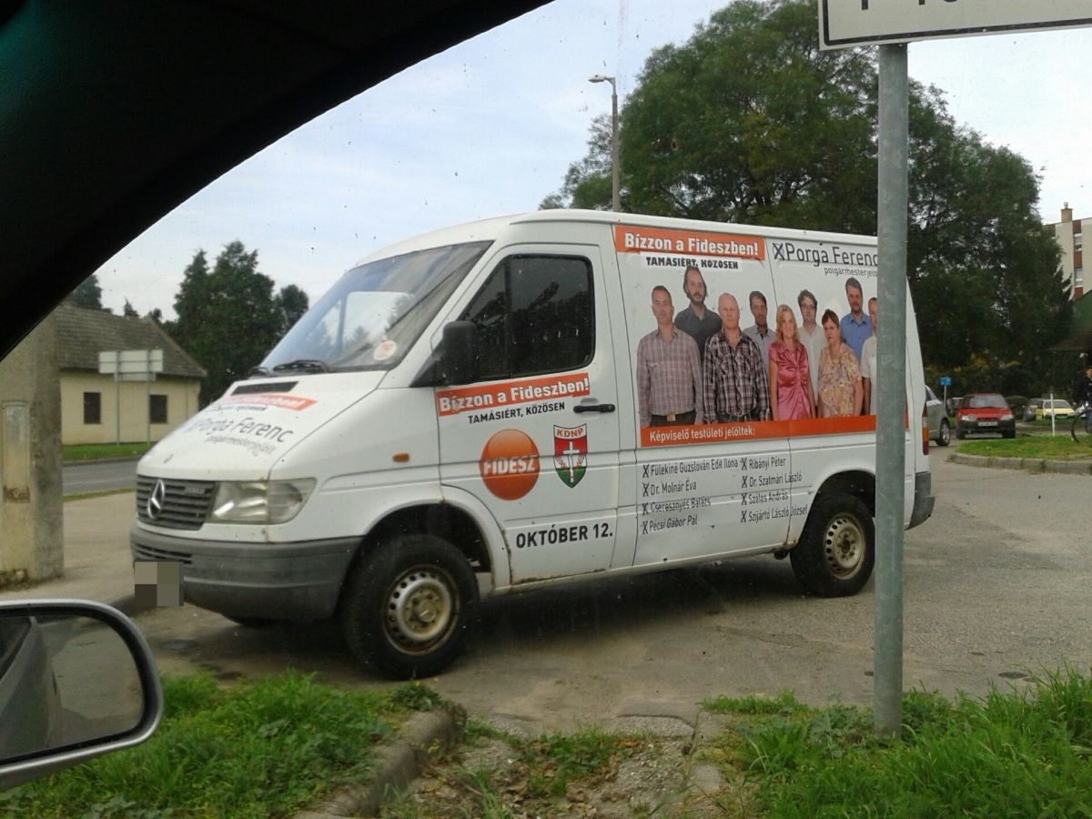 Megszavazták: változik a reklámadó mértéke