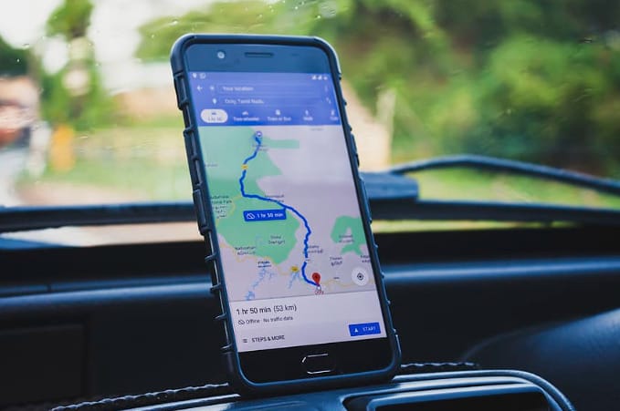 Hiába kapcsolta ki a telefonján, hogy ne rögzítse, merre jár – a Google állítólag így is követi