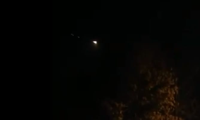 Videón, ahogy az ukrán utasszállító 176 emberrel a fedélzetén lezuhan