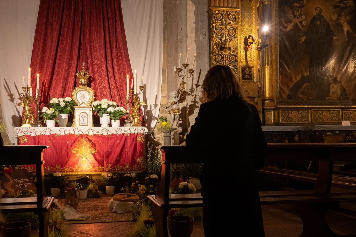 „Két férfit fogsz csak látni, a papot és a szerelőt” – ilyen nőnek lenni az Opus Deiben, amit kizárólag férfiaknak hoztak létre