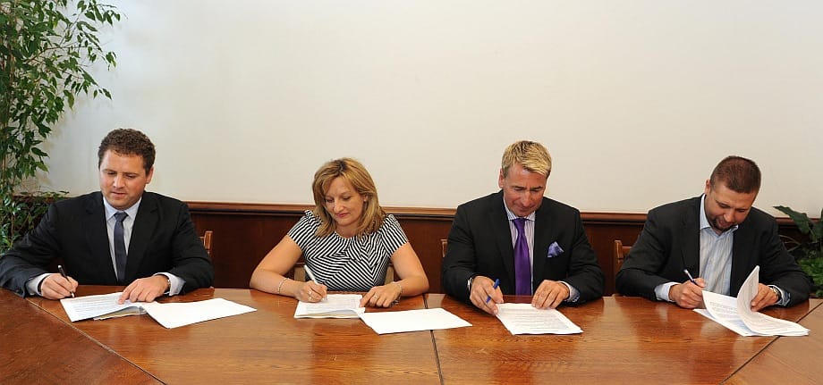 Visszaveszi a MÁV a Restit, kiszállnak a CBA-s Lázárék