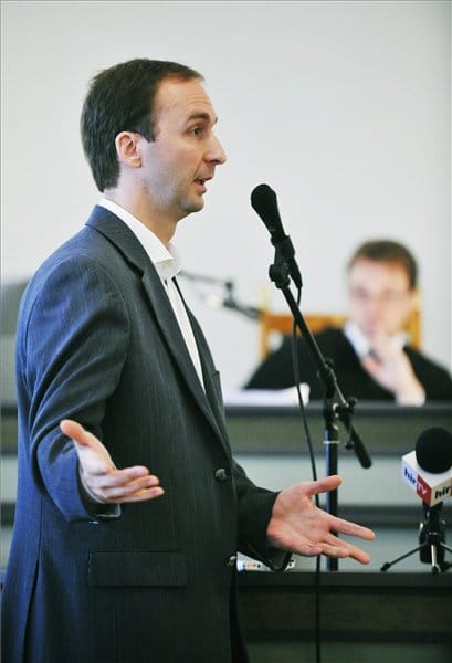 Oszkó Pétert faggatják a bíróságon Sukoró-ügyben