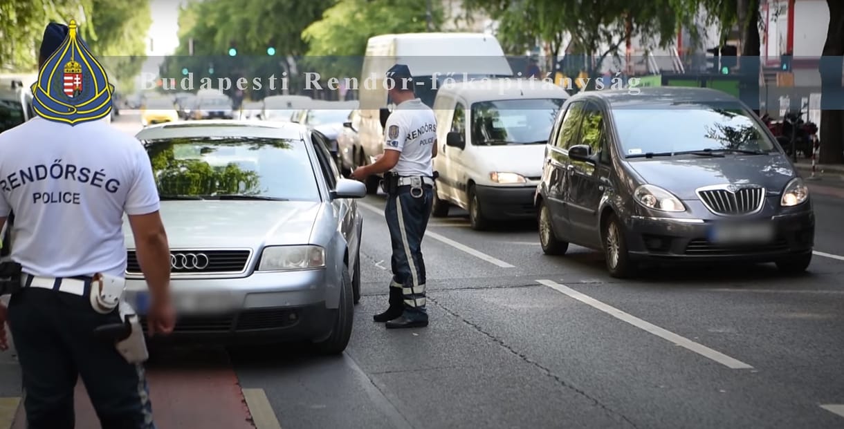 Még mindig vannak autósok, akik használják a buszsávot