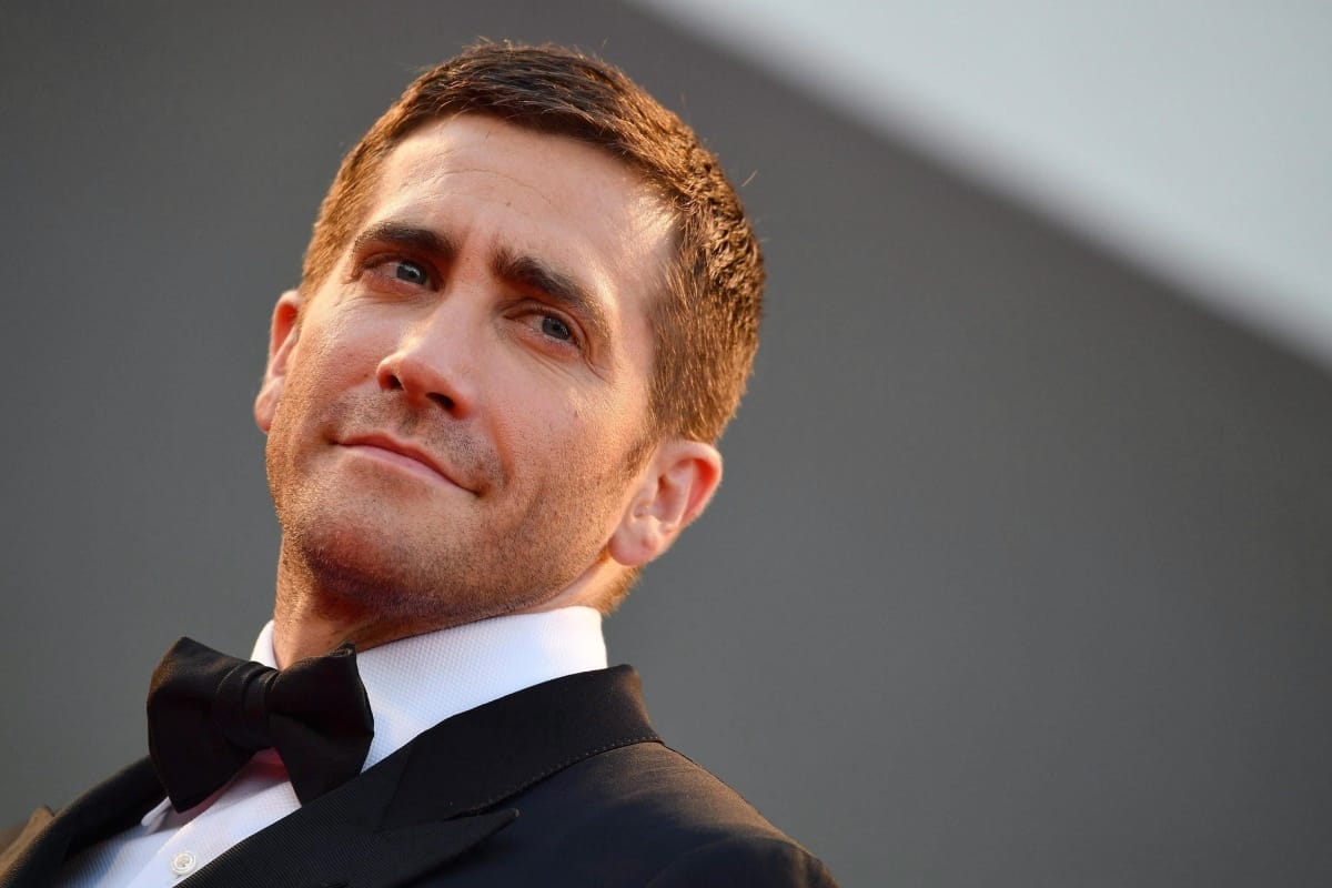 Kiskutyákat eresztettek Jake Gyllenhaalra, miközben rajongói kérdésekre válaszolt - videó