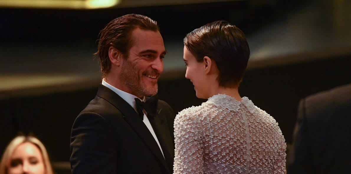 Első közös gyerekét várja Joaquin Phoenix és Rooney Mara