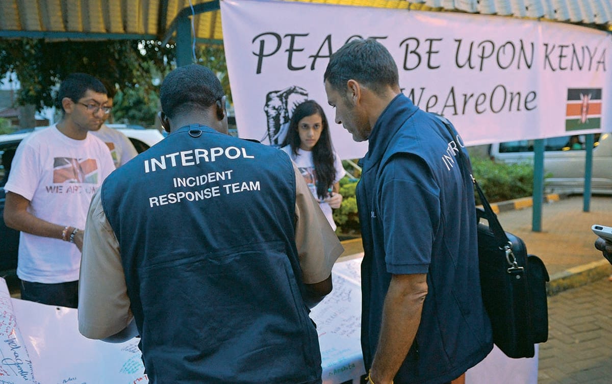 Hogyan listáz az Interpol? 
