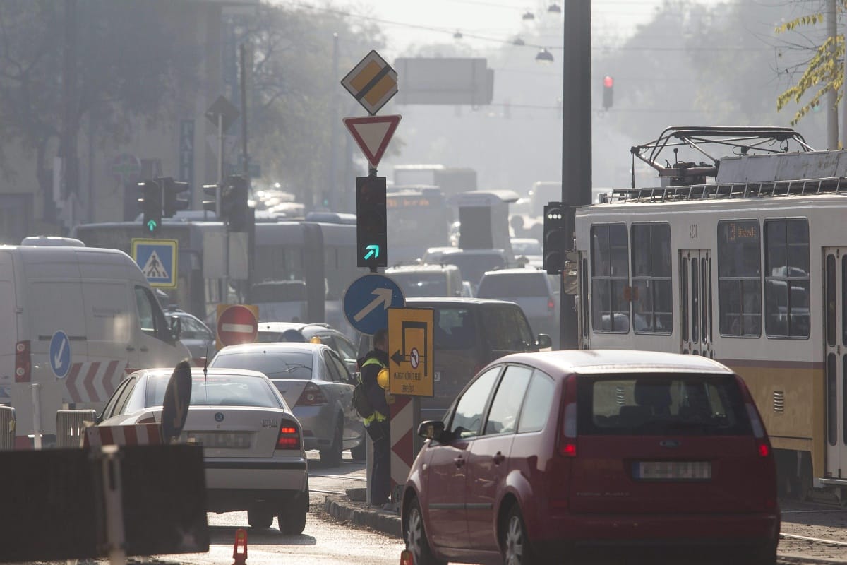 Marad a szmogriadó Budapesten, Pécsen veszélyes a levegő
