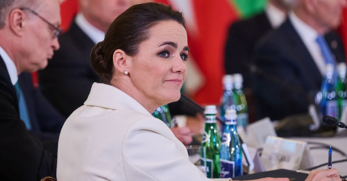 Novák Katalin is fotózkodott egyet Joe Bidennel