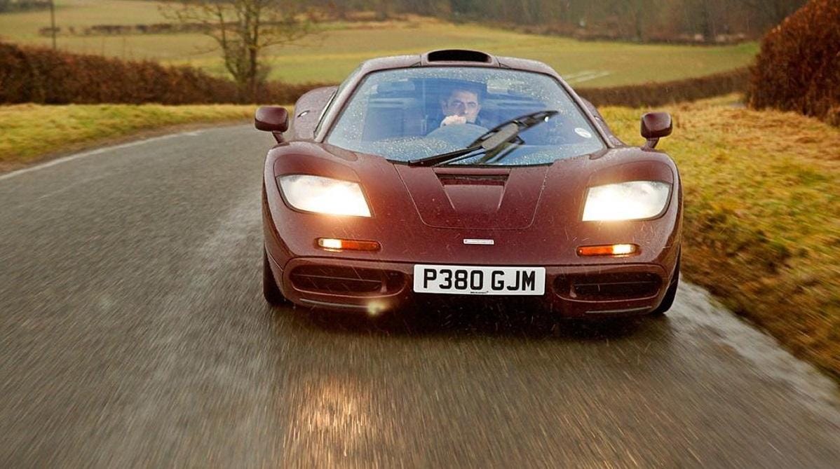 Mr. Bean nagyot kaszált kétszer is összetört McLarenjével