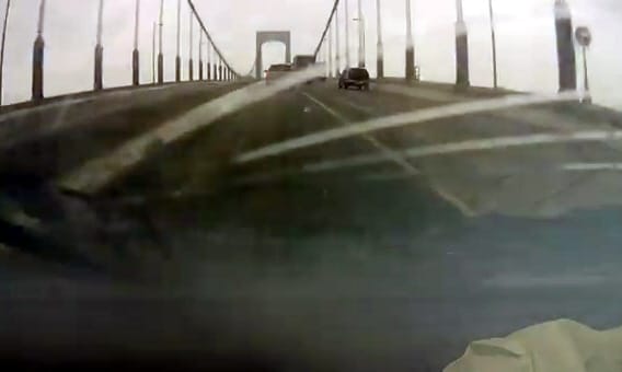 Videó: ilyesmi, amikor a légzsák az arcunkba robban