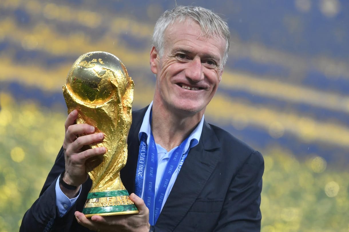 A Császár Deschamps-nak: Üdv a klubban!