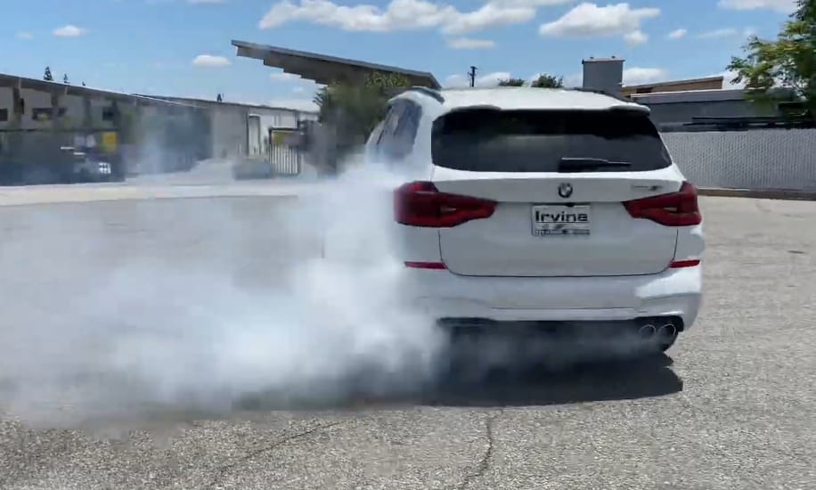 Már driftelni is lehet a BMW X3 M divatterepjáróval – videó