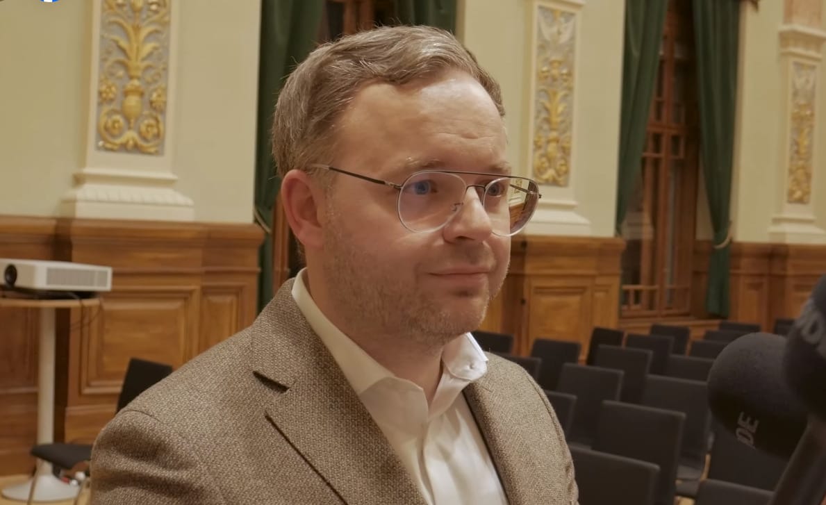 Orbán Balázs Magyar Péter állításairól: „Az egészet az irodalmi munkássága kezdetének tekintem” – videó