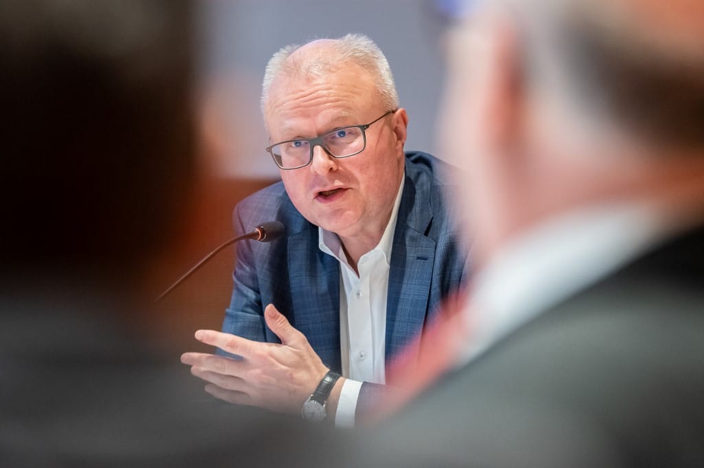 Holtan találták a hesseni pénzügyminisztert