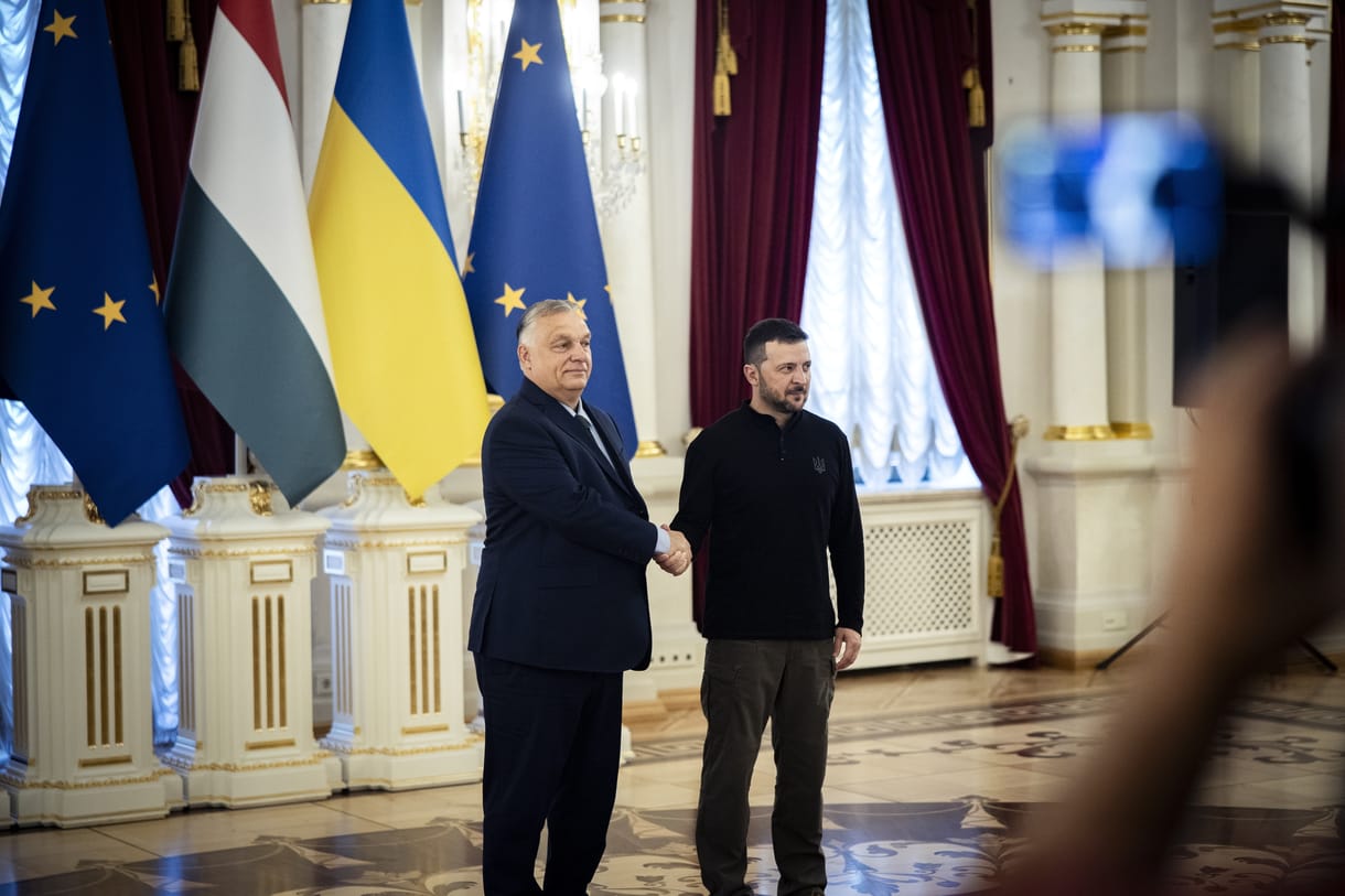 Neue Zürcher Zeitung: Attól, hogy Orbán Kijevbe utazott, a teljes politikája nem fog megváltozni