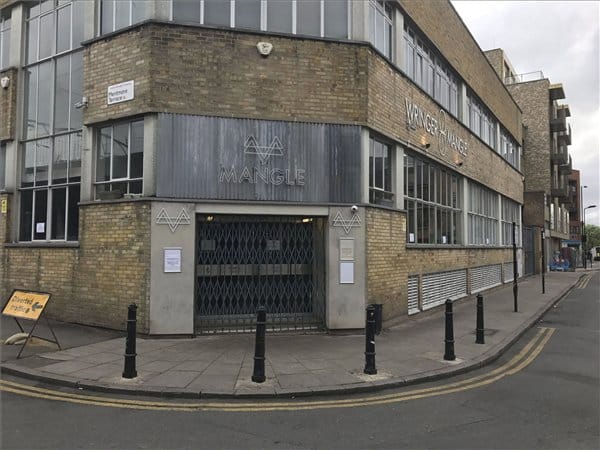 12 ember került kórházba a londoni savas támadás után