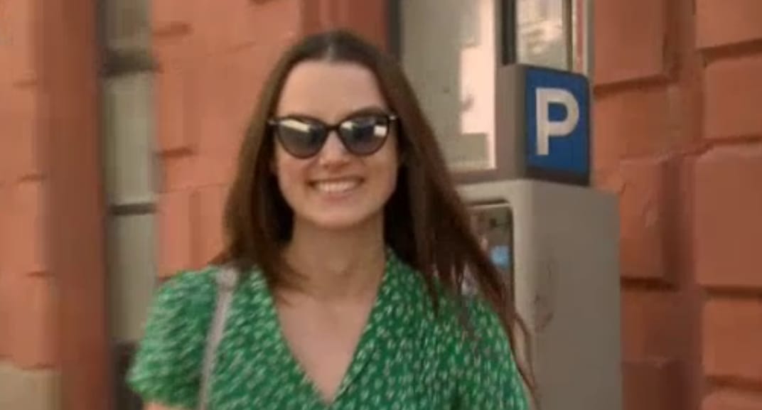 Jobb ha odafigyel, mert Keira Knightley már a budapesti utcákon flangál
