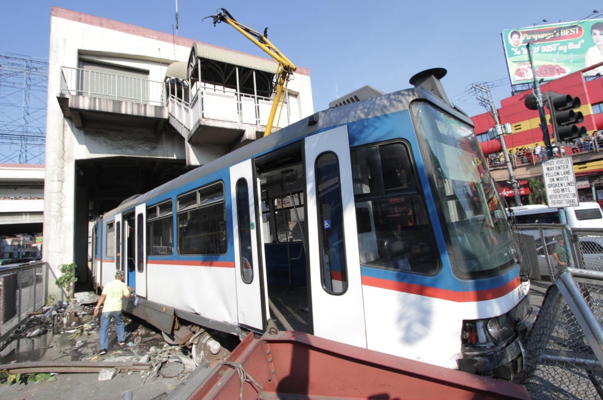 Kitört a metró az állomásból Manilában – fotók