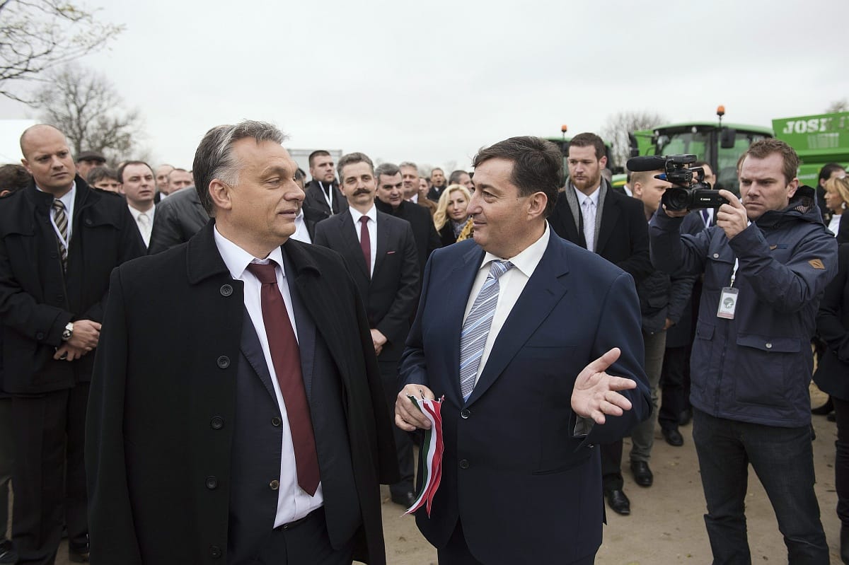 Mészáros Lőrinc szerint ő nem stróman, és ezért perel