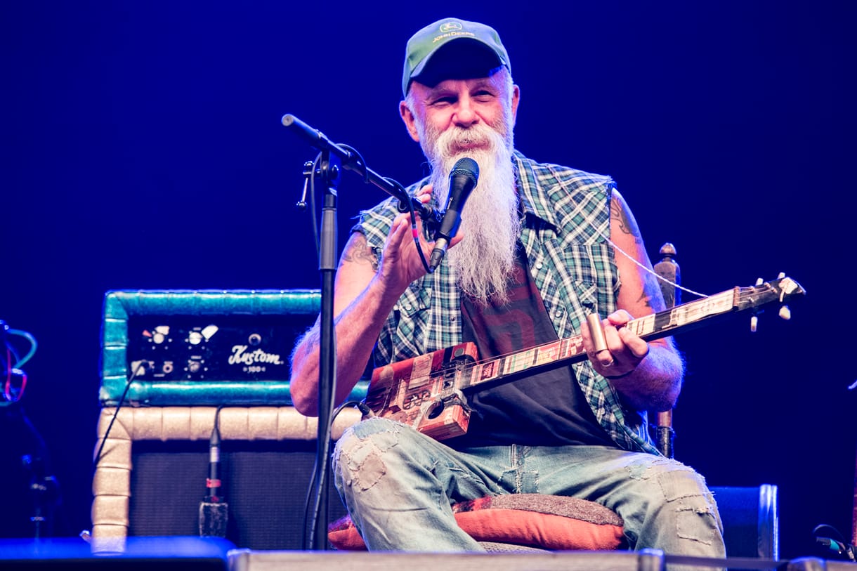 A világnak szeretet kell és Mississippi blues - második nap a Szigeten