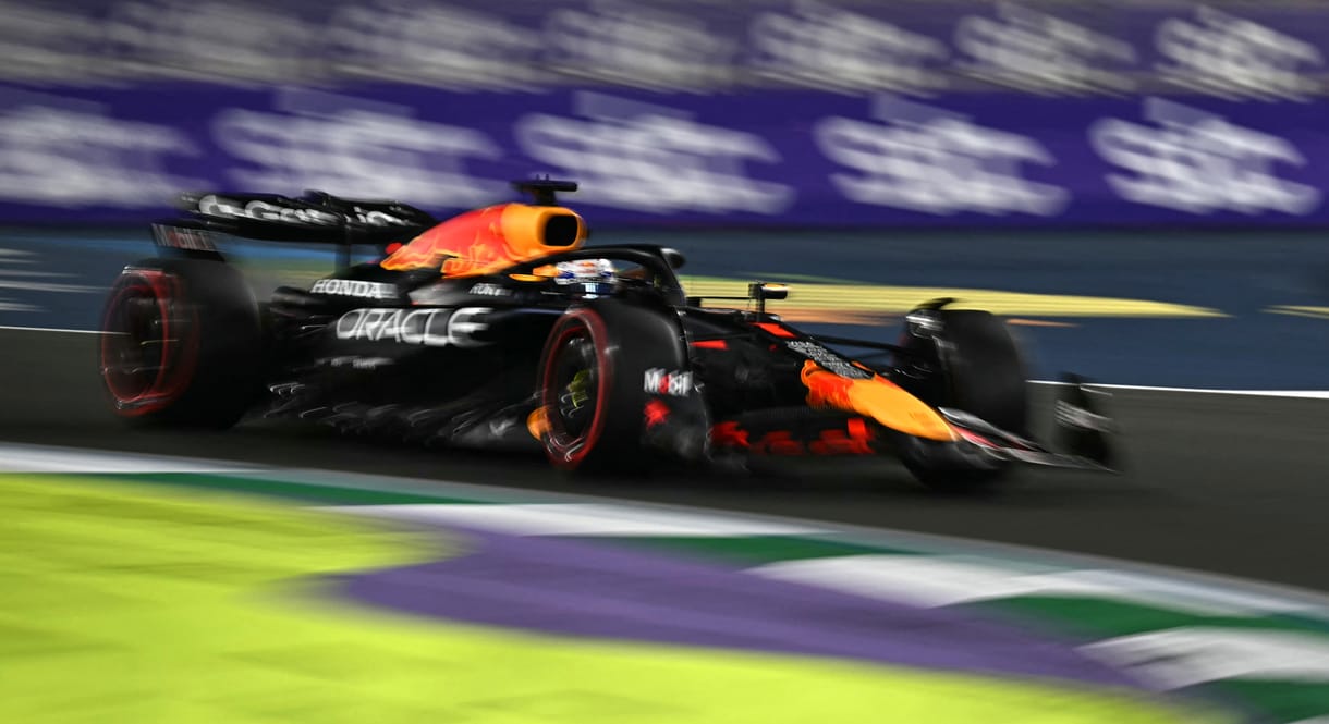 Norris falnak csapta az autóját, Verstappen nyerte az időmérőt Dzsiddában